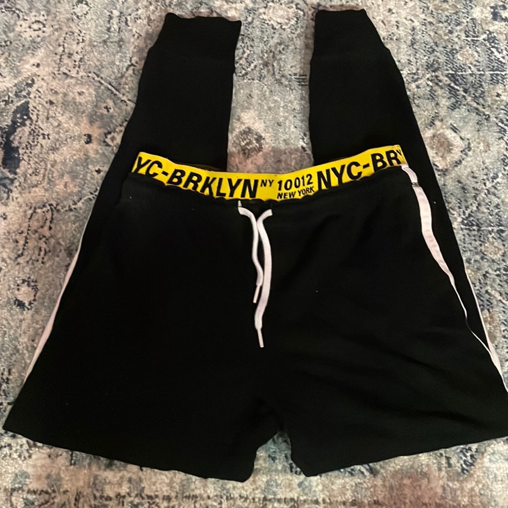 size small black sweatpants